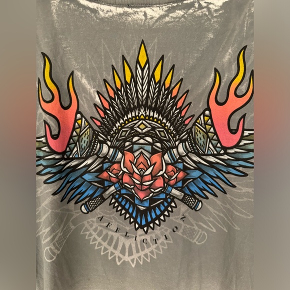 Affliction Black Label Tribal Fire Women’s Grey & White T-Shirt Size Small - Picture 13 of 14